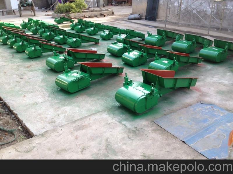 电磁振动给料机生产厂家  耐材设备 雷蒙磨