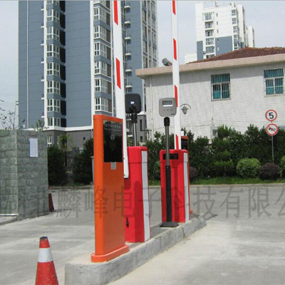 麟峰电子-中距离停车系统安装效果图