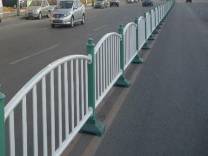 马路护栏案例